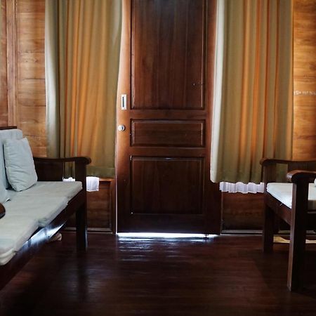 Grand Raka Homestay 러비나 외부 사진