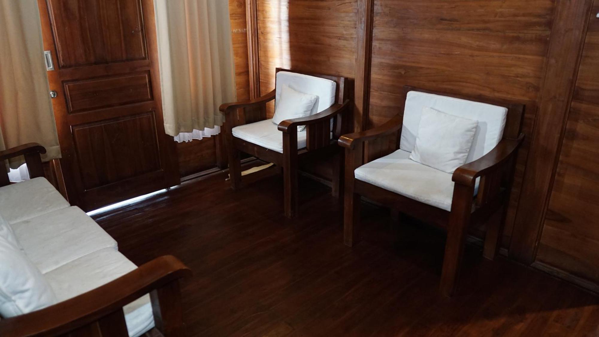 Grand Raka Homestay 러비나 외부 사진